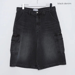 Pocket denim shorts