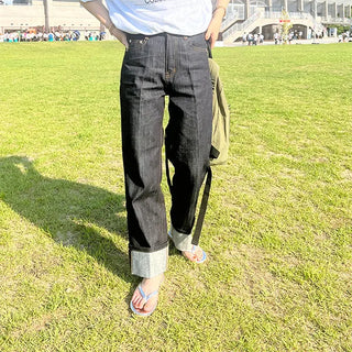 Rolled-up denim pants