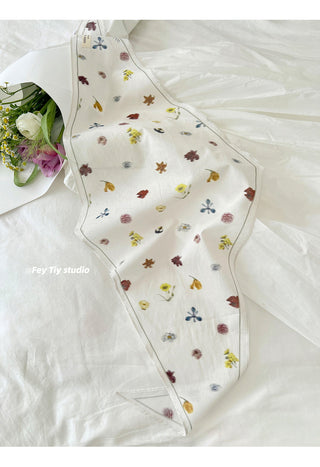 gentle flower scarf