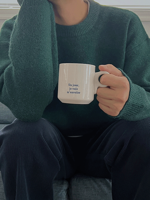 Dove Plain Wool Round Knit