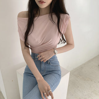 Slim-fit shoulder pleated top