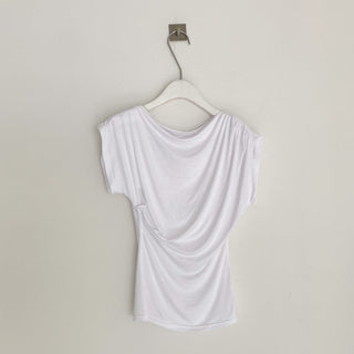 Slim-fit shoulder pleated top
