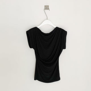 Slim-fit shoulder pleated top