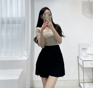 One shoulder flanging slim fit top