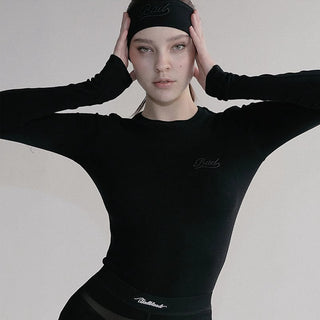 Solid color slim fit knitted top