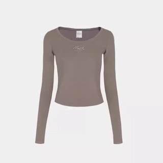 Solid color slim fit knitted top