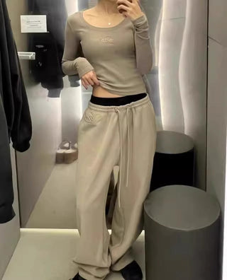 Solid color slim fit knitted top