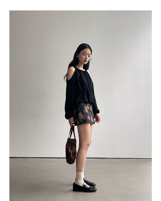 Kink Neck Shoulder Shirt