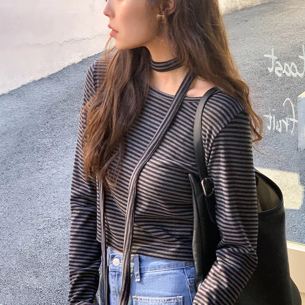 Comes with a scarf! Striped long-sleeved T-shirt