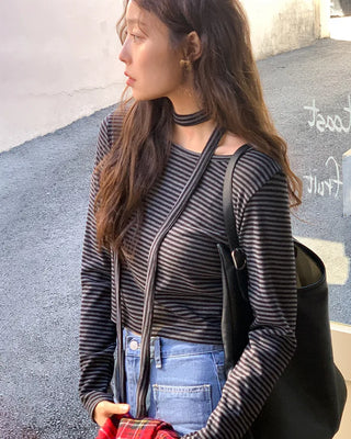 Comes with a scarf! Striped long-sleeved T-shirt