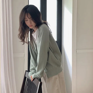 V-neck fluffy cardigan