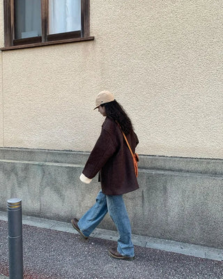 A half coat that can be worn even in the middle of winter.