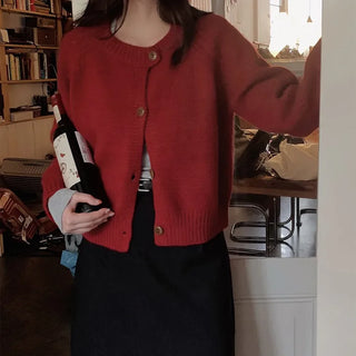 Thick round neck tone-down color knit cardigan