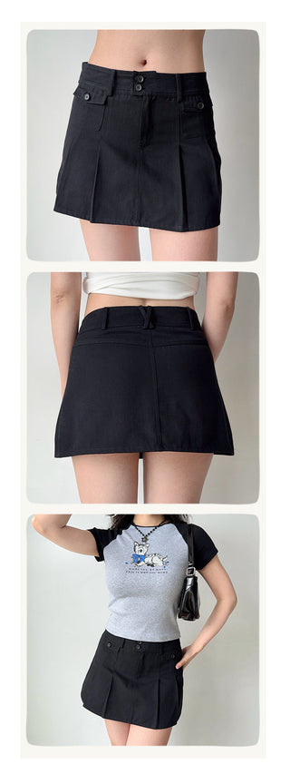 black pleated skirt