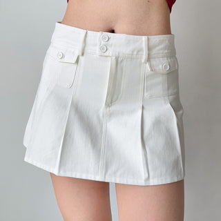 black pleated skirt
