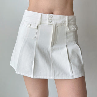 black pleated skirt