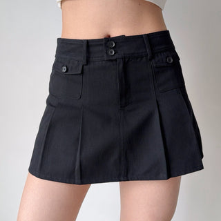 black pleated skirt