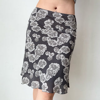 gray print skirt