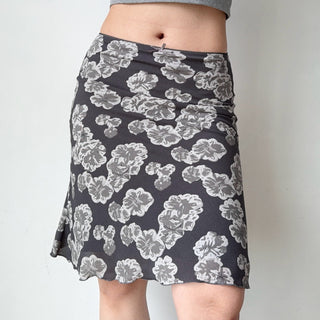 gray print skirt