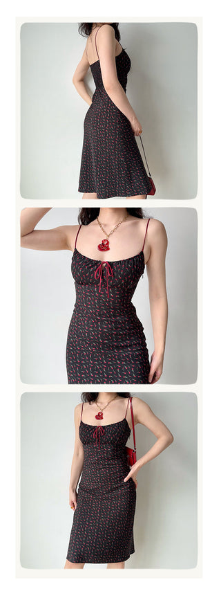 contrast suspender skirt