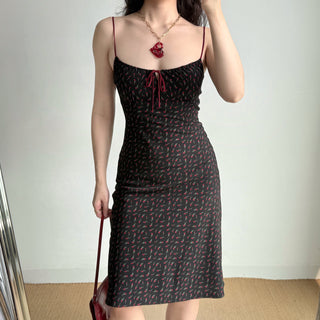 contrast suspender skirt