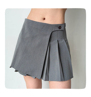 asymmetric pleated skirt