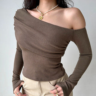 One collar off-shoulder long-sleeved top