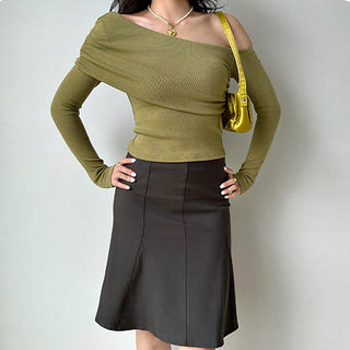One collar off-shoulder long-sleeved top