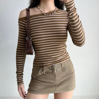 One-shoulder long-sleeved striped top