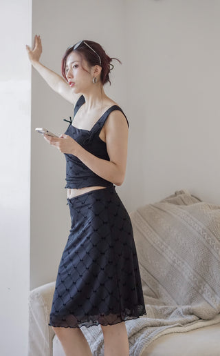 Slim waist mesh skirt