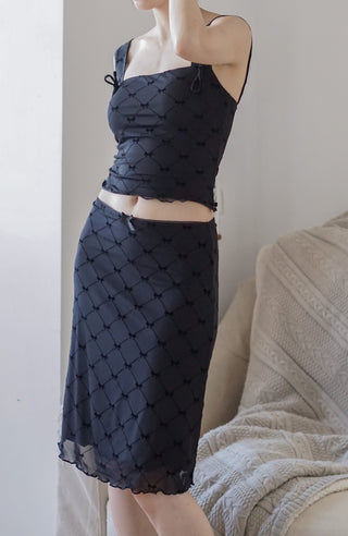 Slim waist mesh skirt