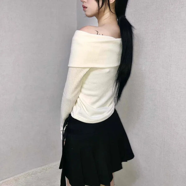 Delicate Fit Off-Shoulder Folder Slim Knit