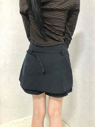 Minimal A-line Shorts with Metal Ring Accent