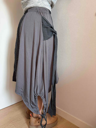 Pocket Detail Elastic Waist A-Line Midi Skirt