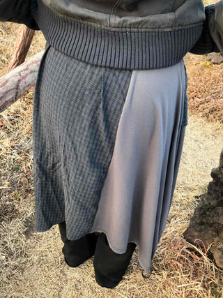 Pocket Detail Elastic Waist A-Line Midi Skirt