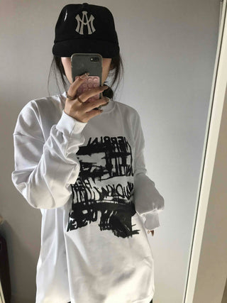 Graffiti Lettering Oversized Round Long Sleeve T-shirt