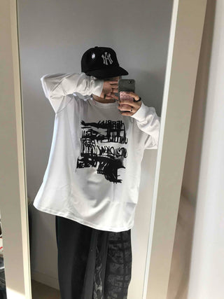Graffiti Lettering Oversized Round Long Sleeve T-shirt