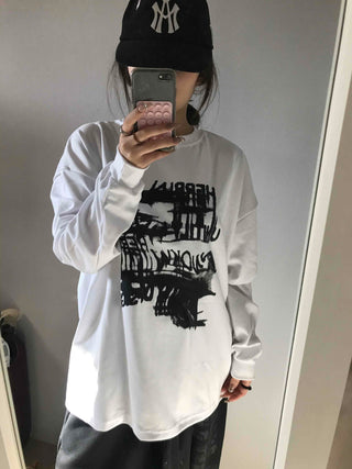 Graffiti Lettering Oversized Round Long Sleeve T-shirt