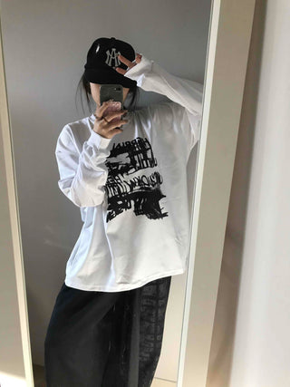 Graffiti Lettering Oversized Round Long Sleeve T-shirt