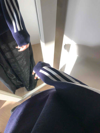 Three-Line Side Line Loose Fit V-Neck Knit