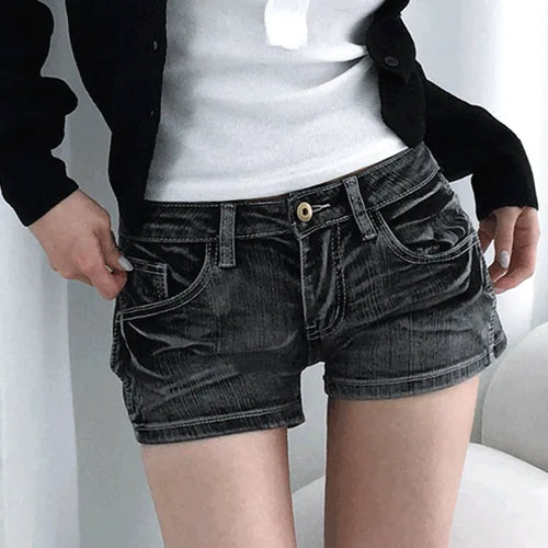 Heesi Back Pocket Low-Rise Shorts