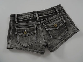 Heesi Back Pocket Low-Rise Shorts