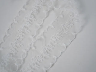 Lupo Lace Stretchy Button Sleeveless