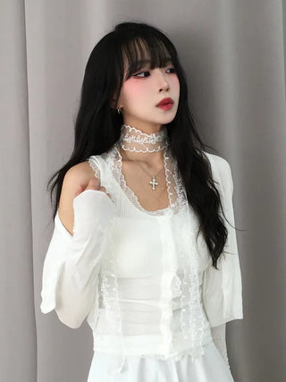 Lupo Lace Stretchy Button Sleeveless