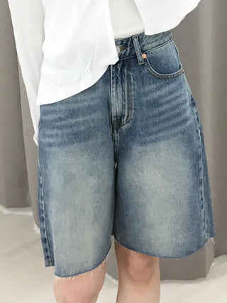 Moss Cat Washed Knee-Length Denim Bermuda Pants