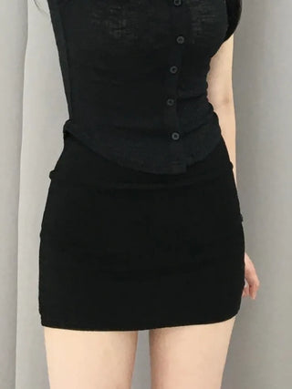 Cura V-Colla Rounded Button Sleeveless Top