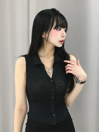 Cura V-Colla Rounded Button Sleeveless Top