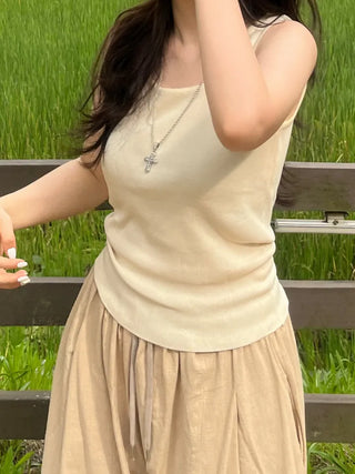 Camon Semi-Slim Square Neck Basic Sleeveless