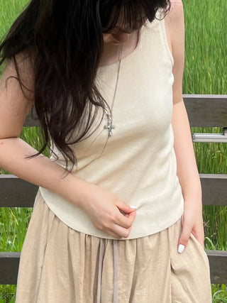 Camon Semi-Slim Square Neck Basic Sleeveless