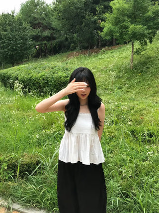 Delicate Fit Square Neck Frill Sleeveless Blouse